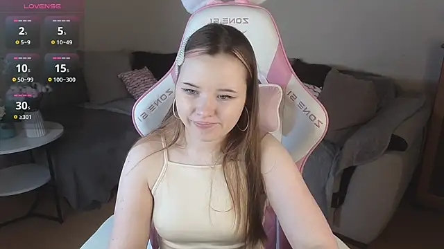 Snapshot of Sweetie_Hope chatting on November 14, 2025, 4:38 pm Sweetie Hope online show from November 14, 2025, 4:38 pm