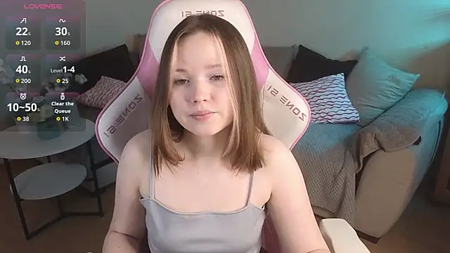 Snapshot of Sweetie_Hope chatting on January 9, 2026, 4:43 pm Sweetie Hope online show from January 9, 2026, 4:43 pm