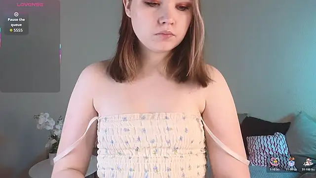 Snapshot of Sweetie_Hope chatting on January 12, 2026, 4:23 pm Sweetie Hope online show from January 12, 2026, 4:23 pm