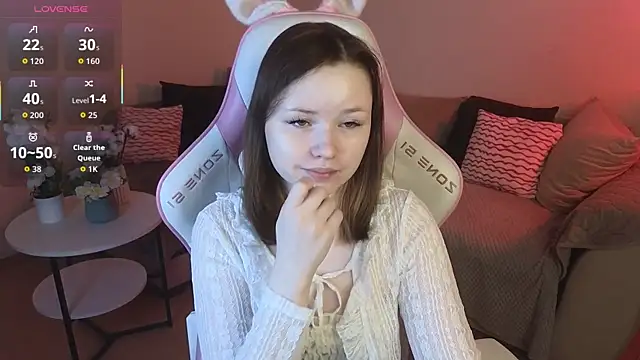 Snapshot of Sweetie_Hope chatting on January 17, 2026, 4:33 pm Sweetie Hope online show from January 17, 2026, 4:33 pm