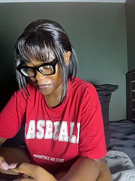 Moonzy77 online show from March 5, 2026, 12:28 am