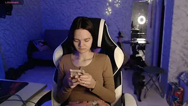 Kitti study online show from October 5, 2025, 12:36 pm