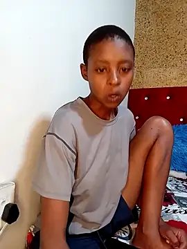 SweetSlenderChoc online show from April 11, 2026, 2:16 am