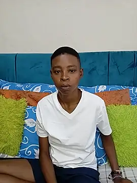 SweetSlenderChoc online show from June 8, 2026, 5:52 am