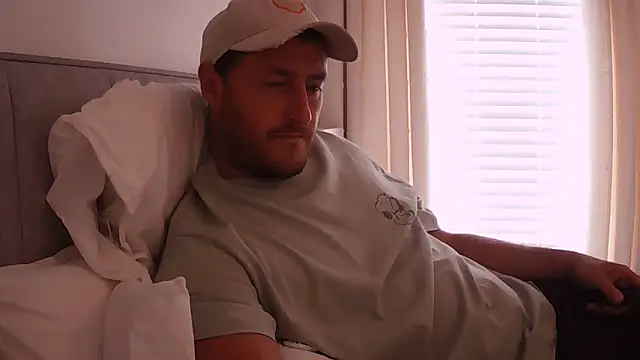 Londonlad818 online show from September 10, 2025, 12:38 pm