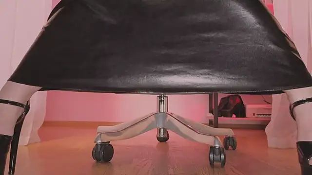 Snapshot of Jolie_Orchid chatting on February 12, 2026, 12:33 pm Jolie Orchid online show from February 12, 2026, 12:33 pm