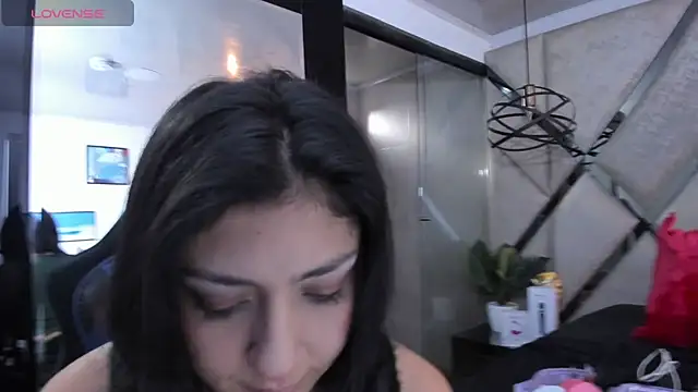 Snapshot of Ely09_ chatting on April 28, 2026, 9:09 pm Ely09 online show from April 28, 2026, 9:09 pm