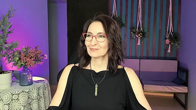 UnaTerra online show from October 11, 2025, 5:17 am