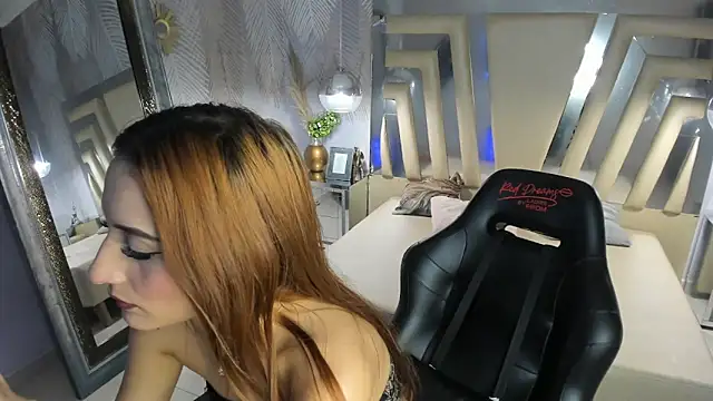 ValerySkinnyy online show from June 11, 2026, 3:48 am