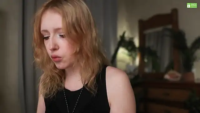 Snapshot of rosy_petal chatting on September 18, 2025, 10:01 pm rosy petal online show from September 18, 2025, 10:01 pm