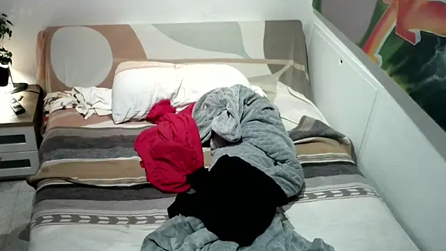 EdelHolz91 online show from November 9, 2025, 6:44 am