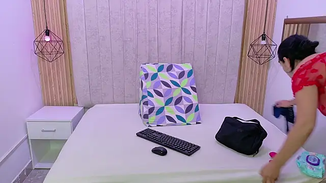 Kity spiderr online show from October 29, 2025, 1:13 pm