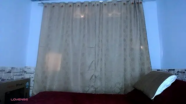 Snapshot of Bicky_24 chatting on November 12, 2025, 2:28 pm Bicky 24 online show from November 12, 2025, 2:28 pm