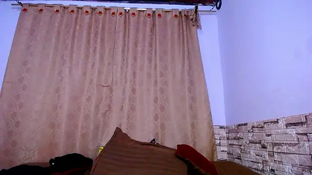 Snapshot of Bicky_24 chatting on November 28, 2025, 10:18 am Bicky 24 online show from November 28, 2025, 10:18 am