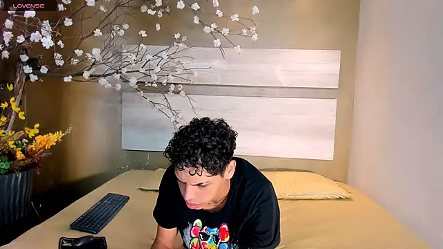 Snapshot of Mycandyfor_You chatting on September 28, 2025, 2:33 pm Mycandyfor You online show from September 28, 2025, 2:33 pm
