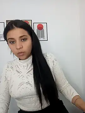 ValerieLove  online show from February 7, 2026, 9:18 pm