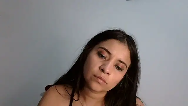 ValerieLove  online show from February 17, 2026, 11:55 pm