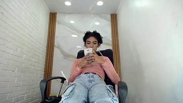 Penelopee Rouse online show from October 8, 2025, 7:44 pm