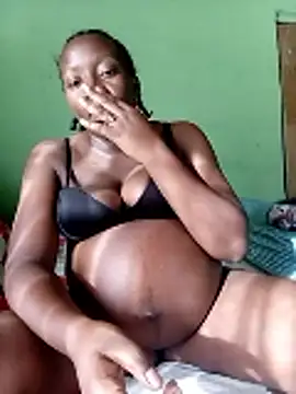 BeautyQueenX22 online show from January 9, 2026, 2:53 pm