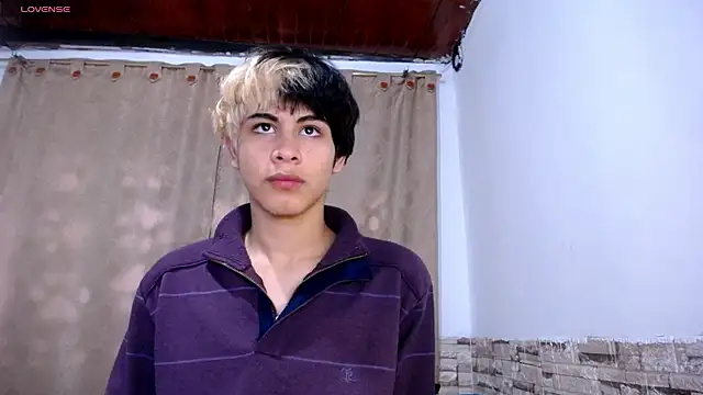 DaraKat18 online show from March 15, 2026, 10:05 pm