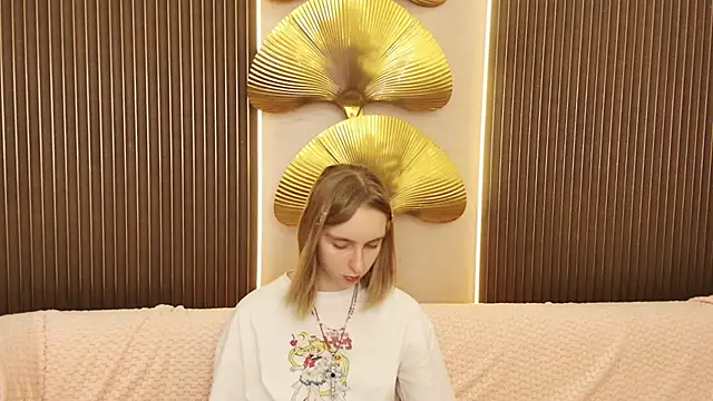 Beverly Gomes online show from September 19, 2025, 10:49 am