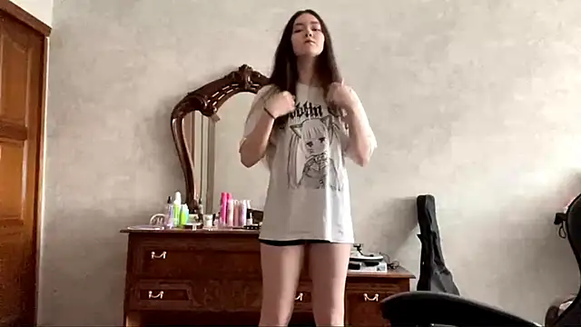 Pikmigirl18 online show from October 10, 2025, 9:30 am