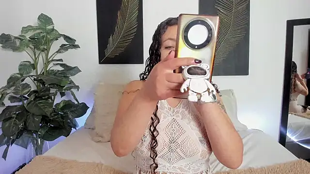 Snapshot of RubyStrong chatting on October 6, 2025, 1:41 pm RubyStrong online show from October 6, 2025, 1:41 pm