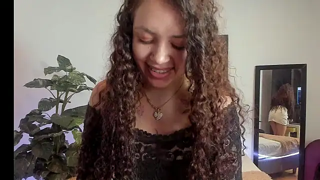 Snapshot of RubyStrong chatting on October 9, 2025, 7:45 pm RubyStrong online show from October 9, 2025, 7:45 pm