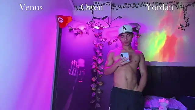 Owen Benkosky online show from December 3, 2025, 3:03 am