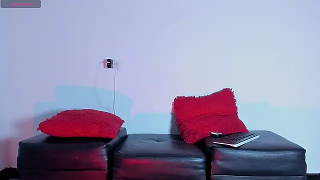 Dark chanel online show from November 21, 2025, 3:38 am