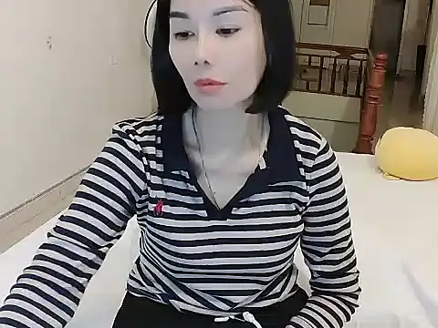 JunCii online show from February 8, 2026, 3:26 pm