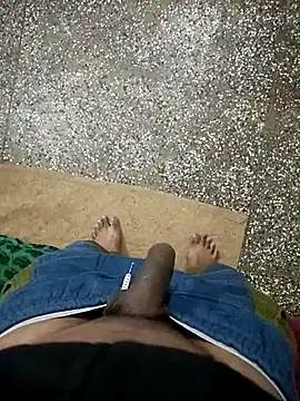 Snapshot of sexy_couple_38 chatting on January 7, 2026, 1:24 pm sexy couple 38 online show from January 7, 2026, 1:24 pm