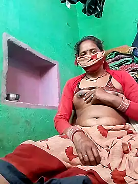 CUTE-004 online show from December 3, 2025, 8:00 am