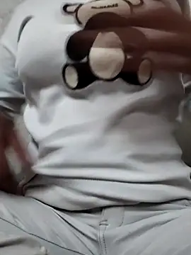 Snapshot of Janvi_Jaitly chatting on October 25, 2025, 7:52 pm Janvi Jaitly online show from October 25, 2025, 7:52 pm