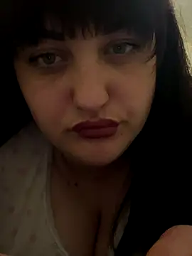 Snapshot of VickiHines chatting on November 14, 2025, 11:46 pm VickiHines online show from November 14, 2025, 11:46 pm