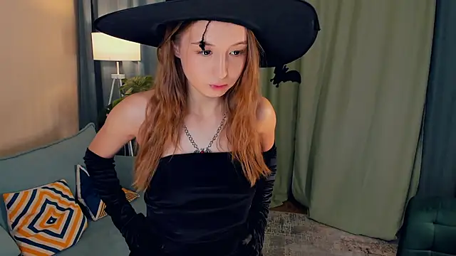 Snapshot of LaritaYoseph chatting on October 30, 2025, 4:19 pm LaritaYoseph online show from October 30, 2025, 4:19 pm