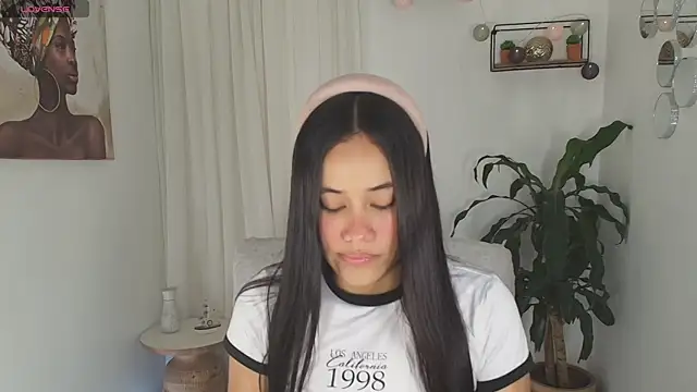 Snapshot of AlisxxnFx chatting on September 19, 2025, 12:17 pm AlisxxnFx online show from September 19, 2025, 12:17 pm