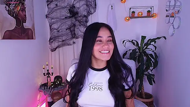 Snapshot of AlisxxnFx chatting on October 2, 2025, 3:46 am AlisxxnFx online show from October 2, 2025, 3:46 am