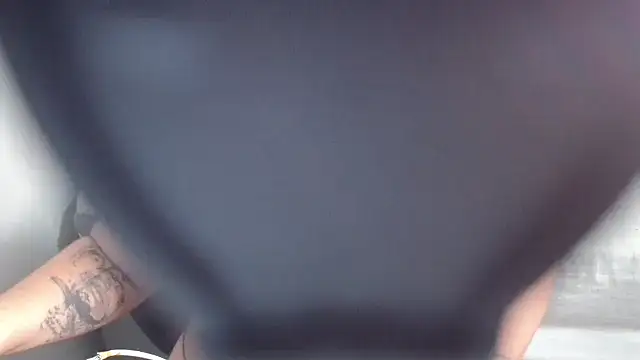 ApenasLys online show from October 10, 2025, 12:48 pm