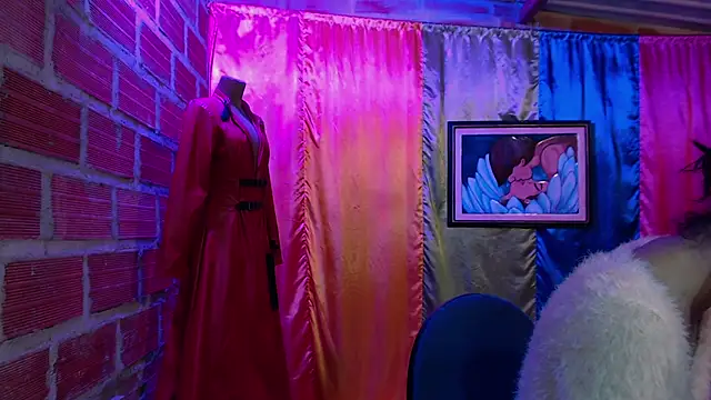 Moira-Hot online show from October 31, 2025, 7:09 am