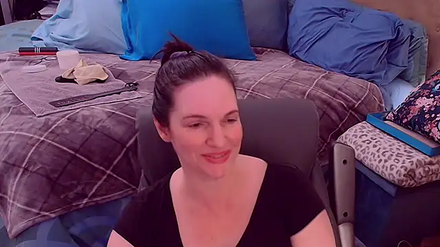 ninajaymes online show from November 16, 2025, 3:01 am