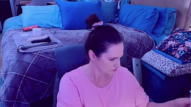 ninajaymes online show from April 10, 2026, 10:09 am