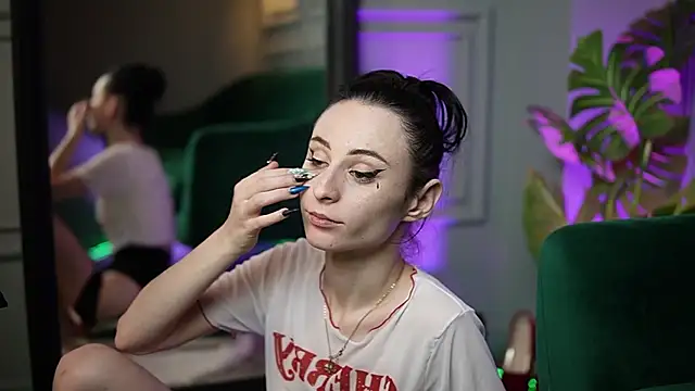 SaraiAngel online show from December 13, 2025, 7:53 pm