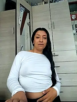 Snapshot of Coralaine_96 chatting on September 19, 2025, 4:29 pm Coralaine 96 online show from September 19, 2025, 4:29 pm