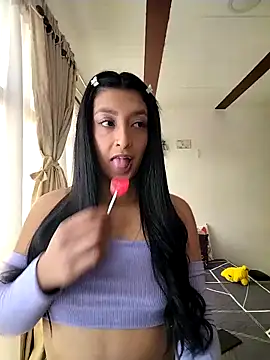 Snapshot of Coralaine_96 chatting on November 11, 2025, 2:28 pm Coralaine 96 online show from November 11, 2025, 2:28 pm