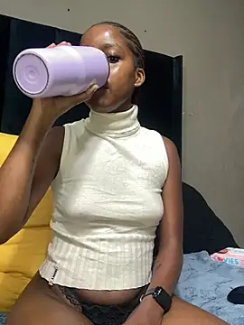 Littlebunny33 online show from March 24, 2026, 7:52 pm