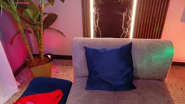 La Diabla 111  online show from January 6, 2026, 8:12 pm