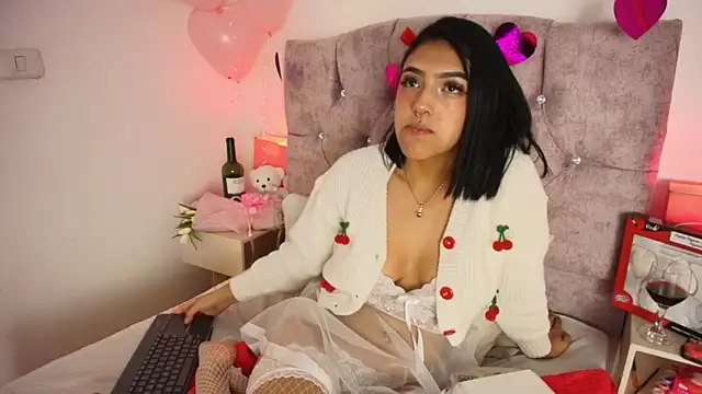 Dulce Bella  online show from February 15, 2026, 8:02 am