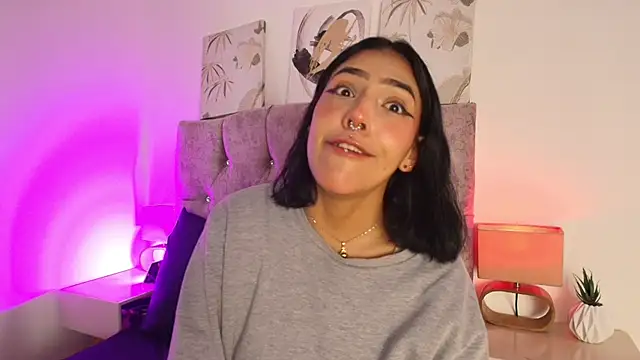 Dulce Bella  online show from February 23, 2026, 3:26 am