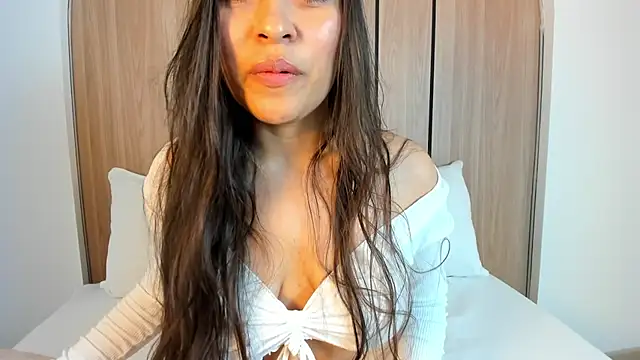 allie bruce online show from September 20, 2025, 4:35 am